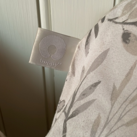 Boppy Side Sleeper Pregnancy Pillow with Removable Jersey Pillow Cover - Picture 4 of 7